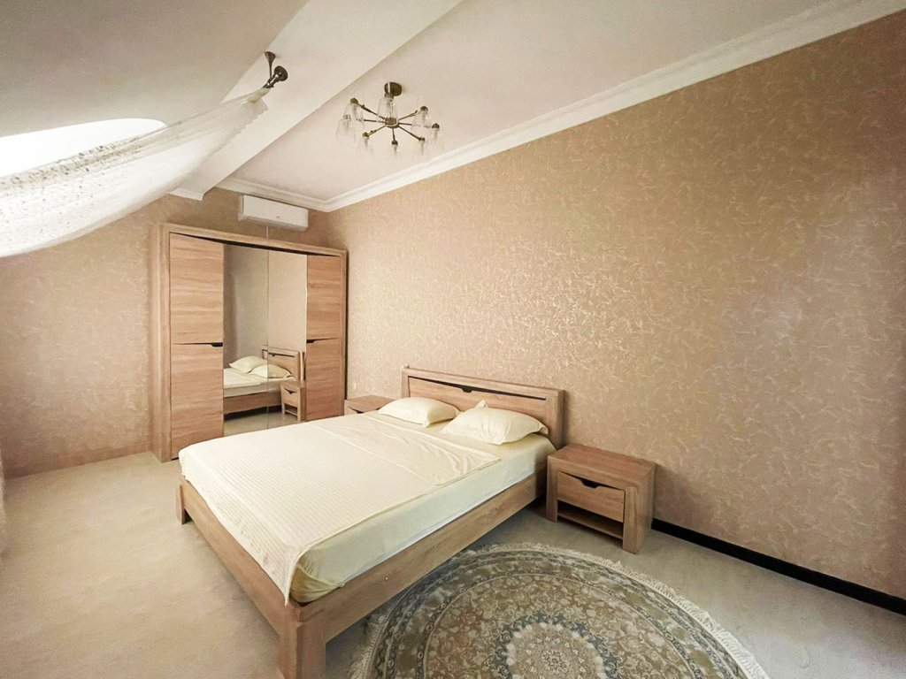 3-комнатный номер люкс (с завтраком, мансарда)